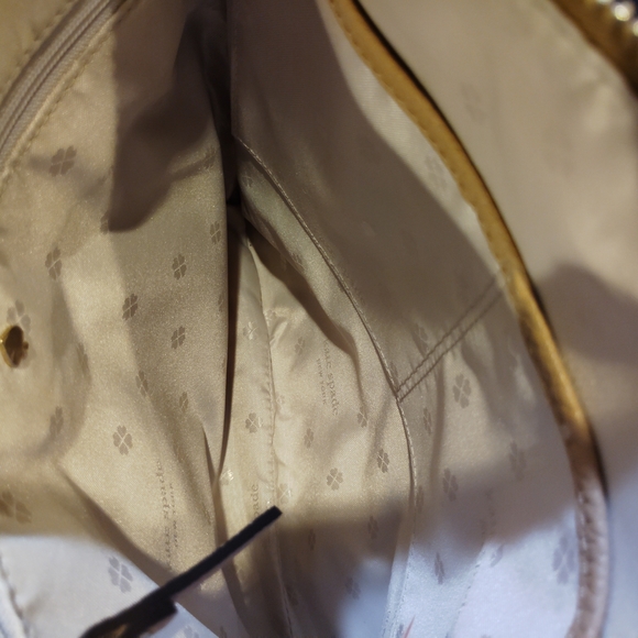 Kate Spade New York Large Shirley Leather Crossbody Bag. - Picture 4 of 4